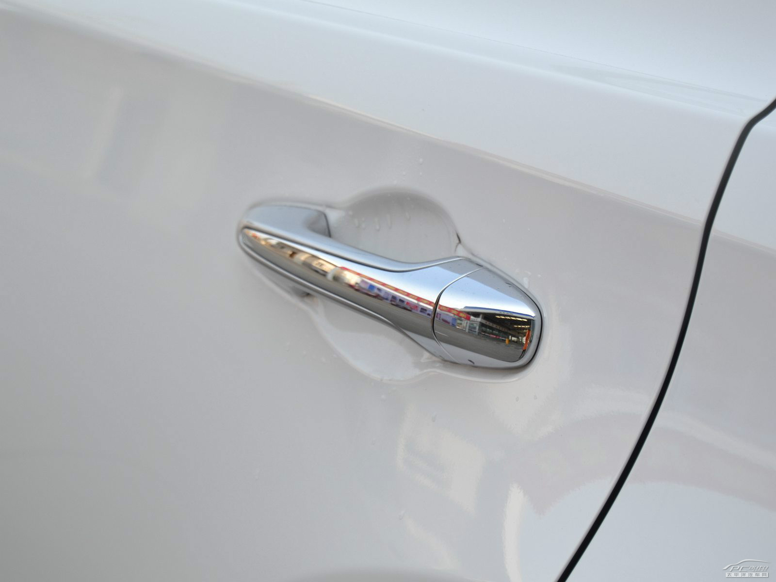 RAV4榮放外觀高清大圖