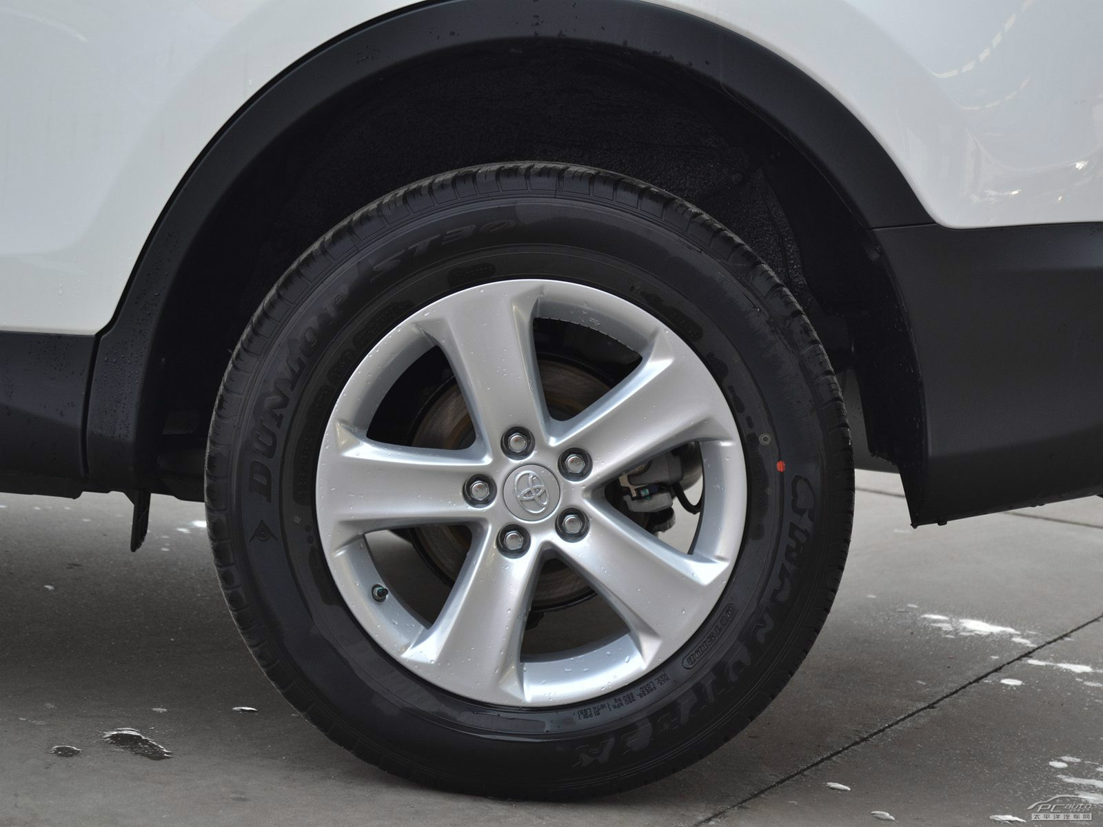RAV4榮放外觀高清大圖
