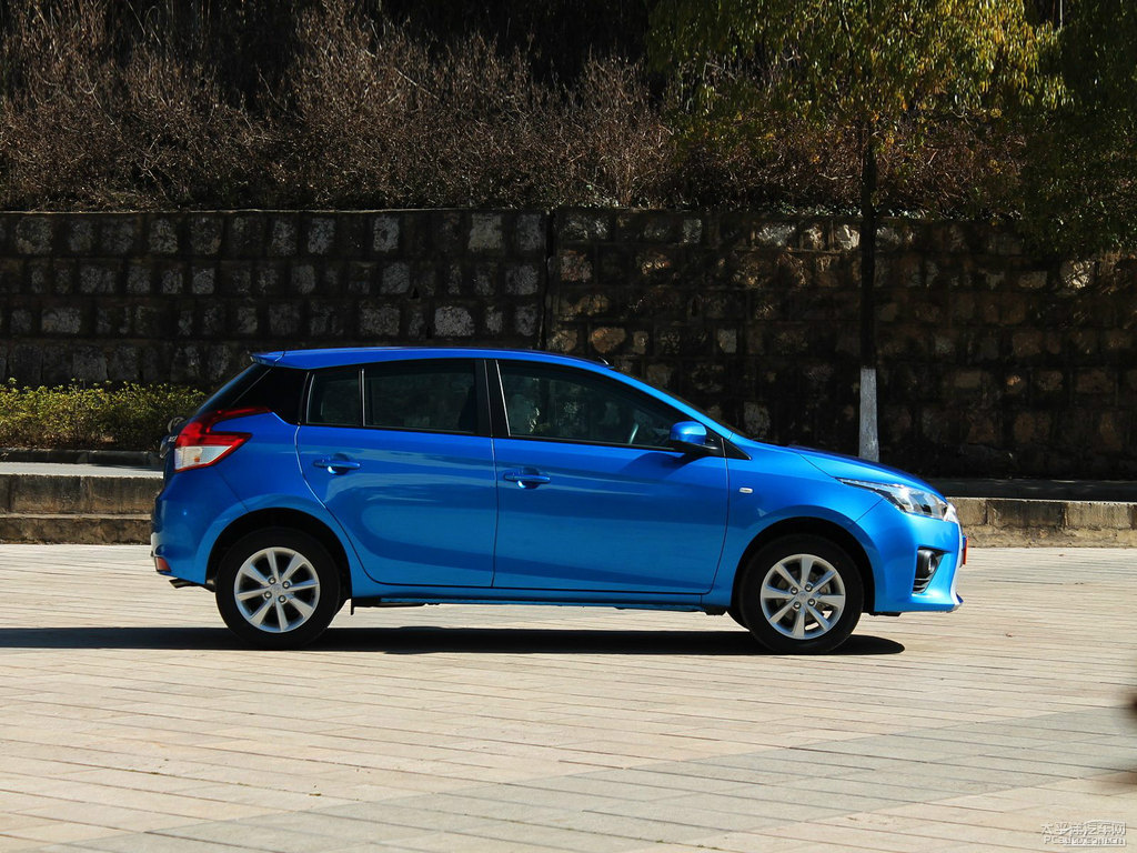 極光藍(lán)YARiS L 致炫整車外觀外觀圖片
