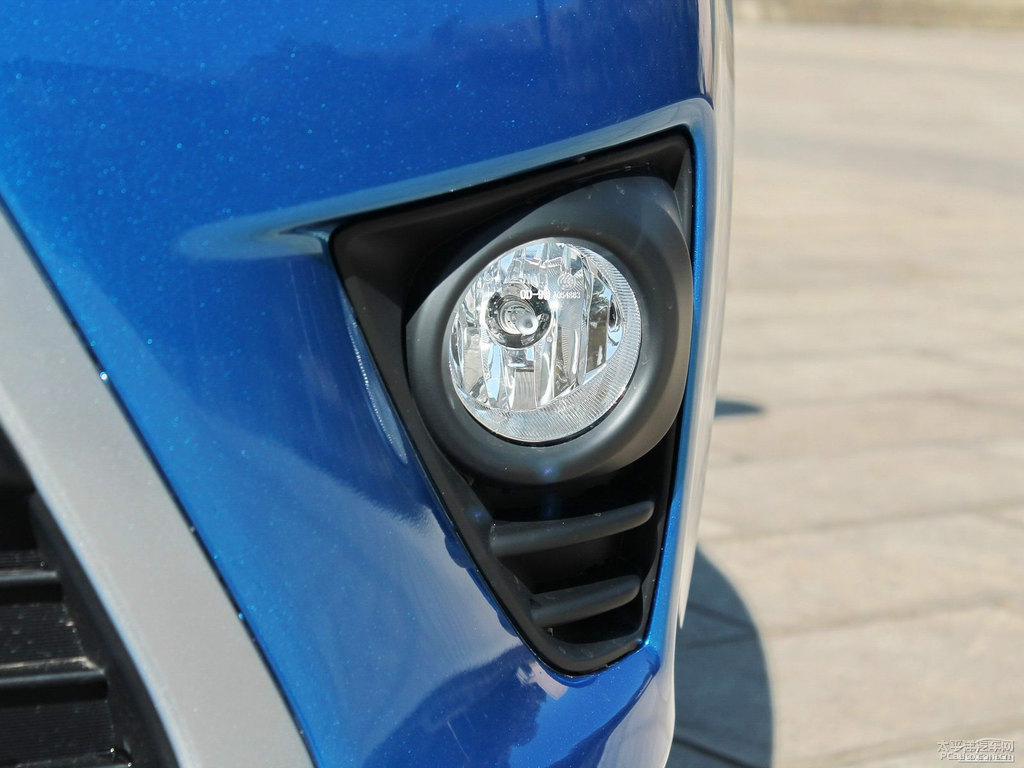 極光藍(lán)YARiS L 致炫車頭外觀圖片