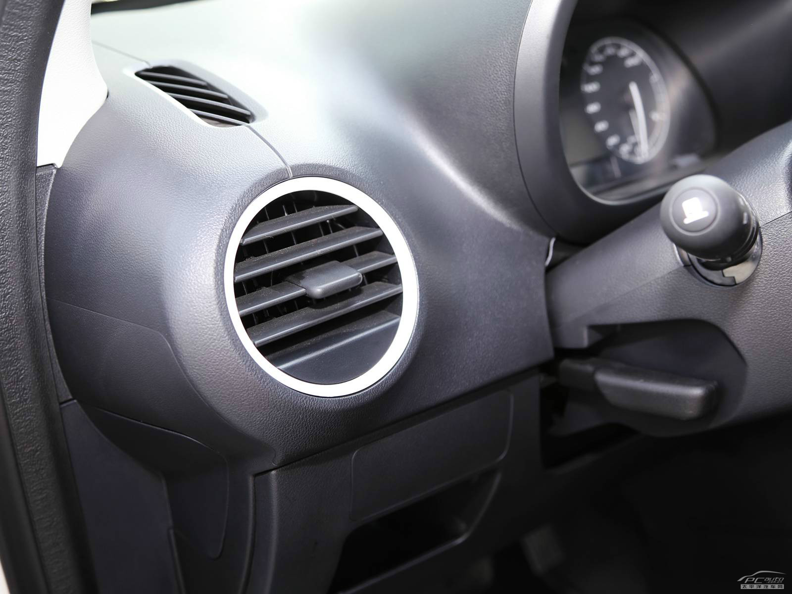 名爵3內(nèi)飾高清大圖