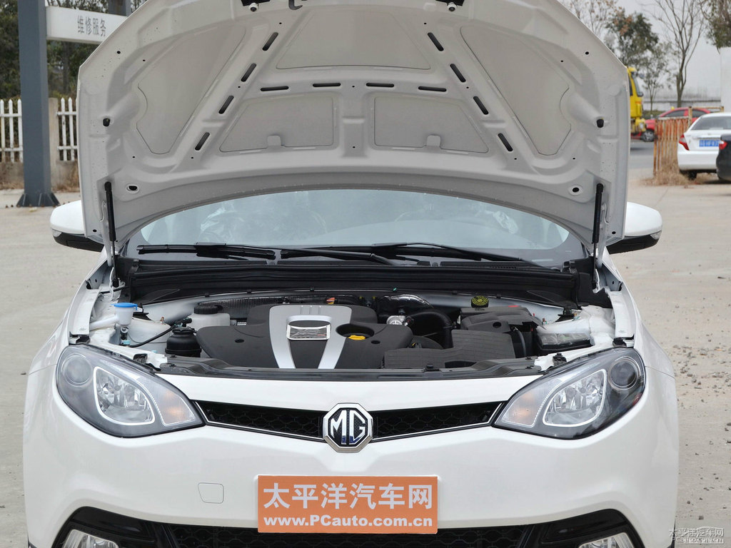 圣峰白MG6發(fā)動(dòng)機(jī)其它細(xì)節(jié)圖片