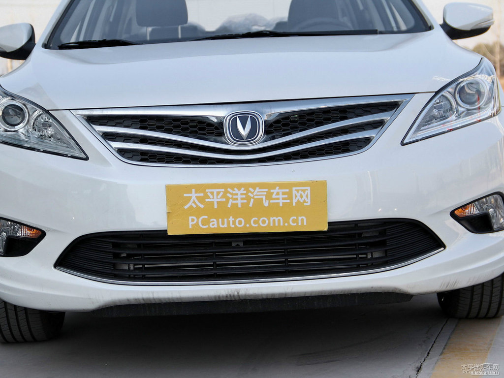 珍珠白逸動車頭外觀圖片