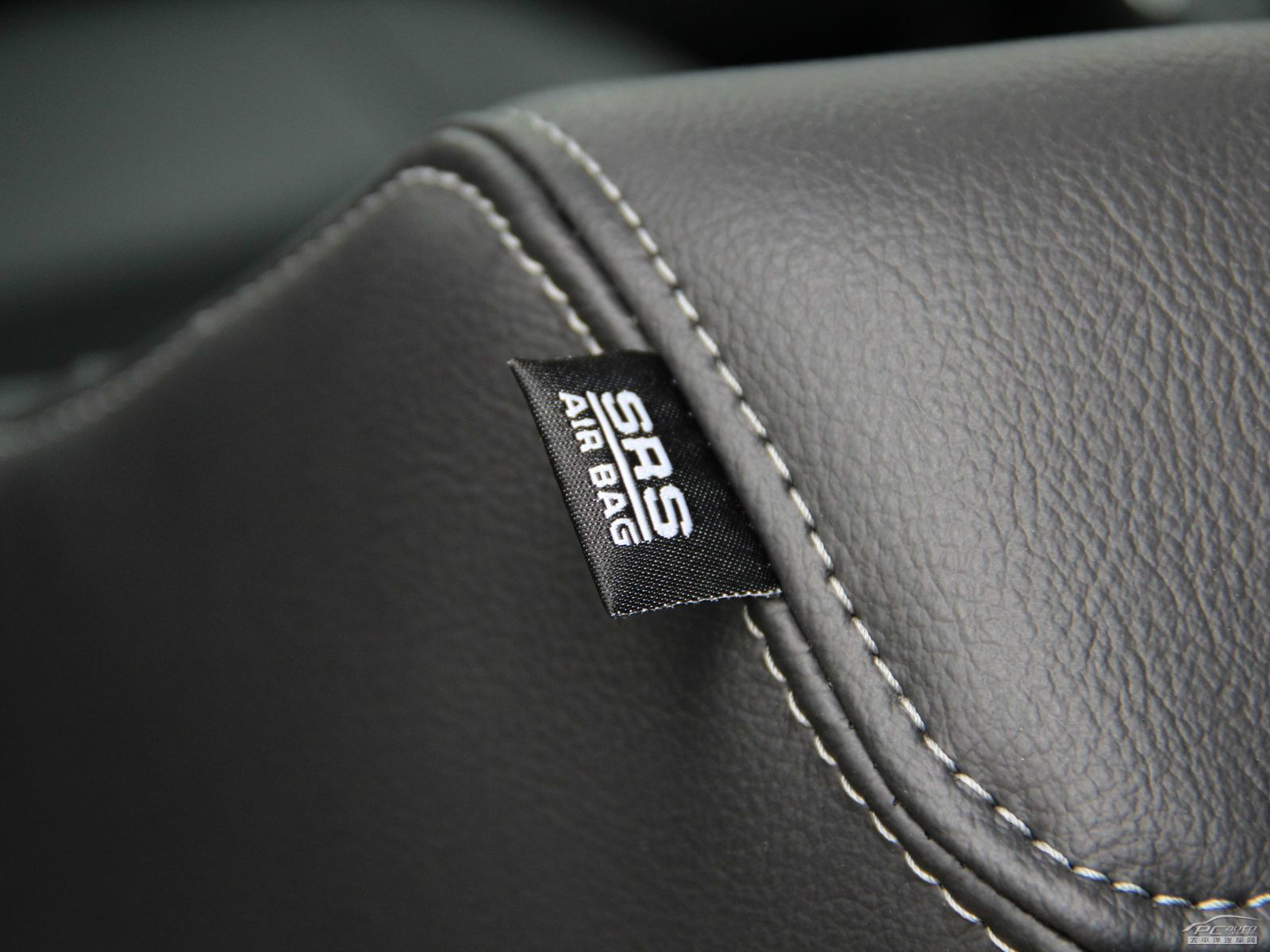 指南者(進口)內(nèi)飾高清大圖