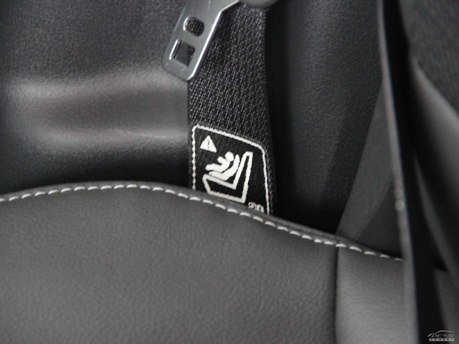 指南者(進(jìn)口)內(nèi)飾高清大圖