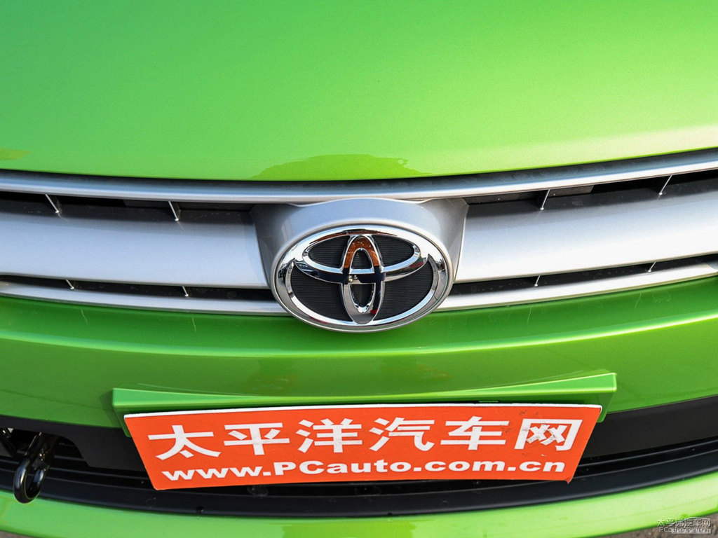 炫彩綠YARiS L 致炫車頭外觀圖片