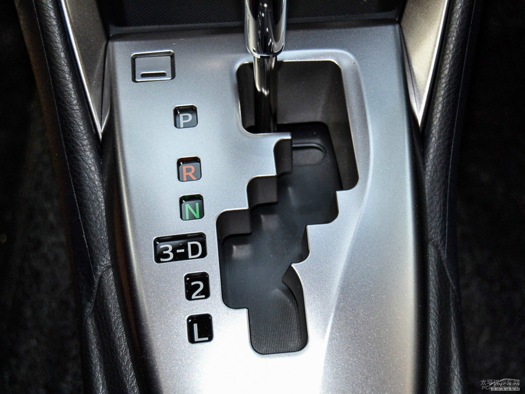 炫彩綠YARiS L 致炫中控內(nèi)飾圖片