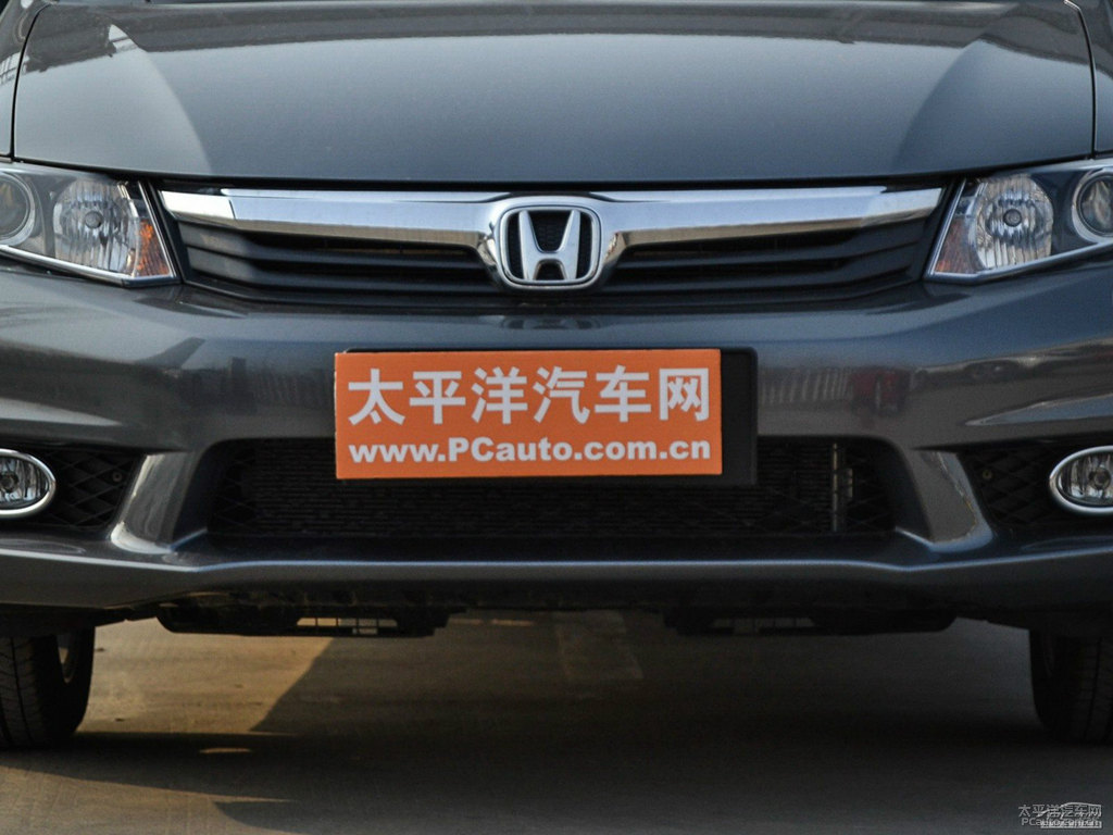 鈦金銀思域車頭外觀圖片