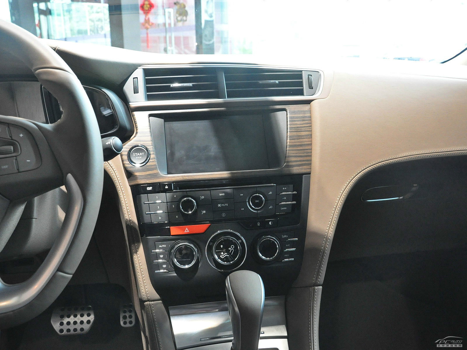 DS 5LS內(nèi)飾高清大圖