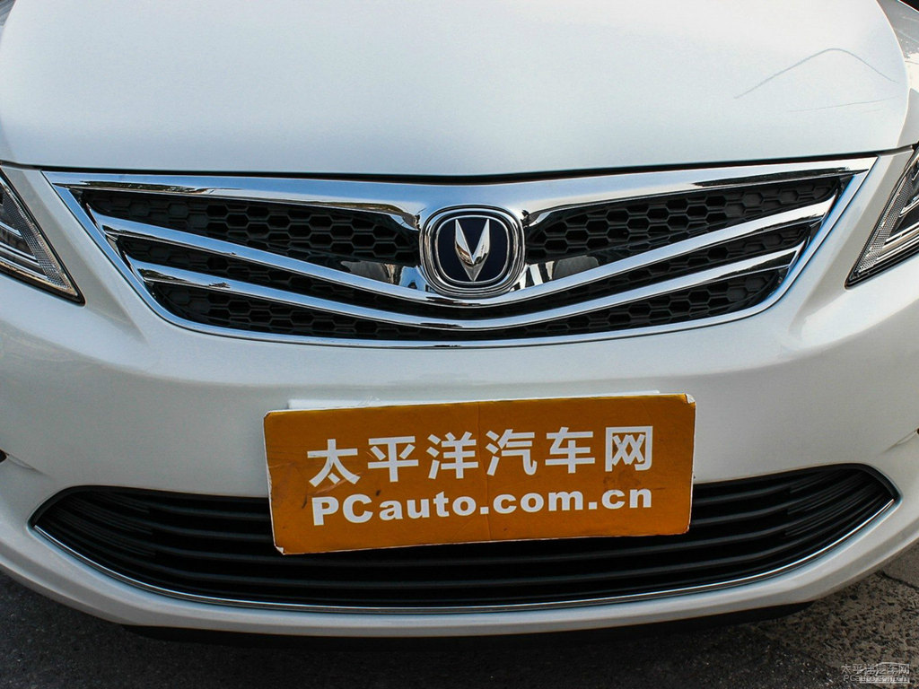 珍珠白逸動車頭外觀圖片