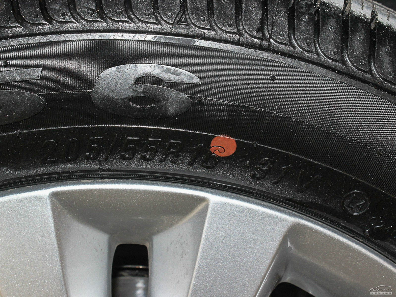 逸動(dòng)經(jīng)典細(xì)節(jié)高清大圖