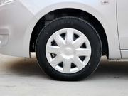 2013款 三廂 1.2L 手動 理想版 2013款 三廂 1.2L 手動 理想版