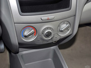 2013款 三廂 1.2L 手動 理想版 2013款 三廂 1.2L 手動 理想版