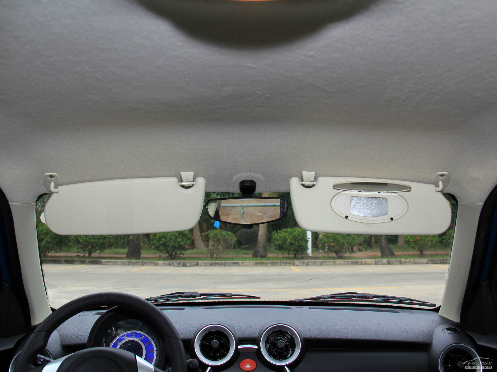 力帆330內(nèi)飾高清大圖