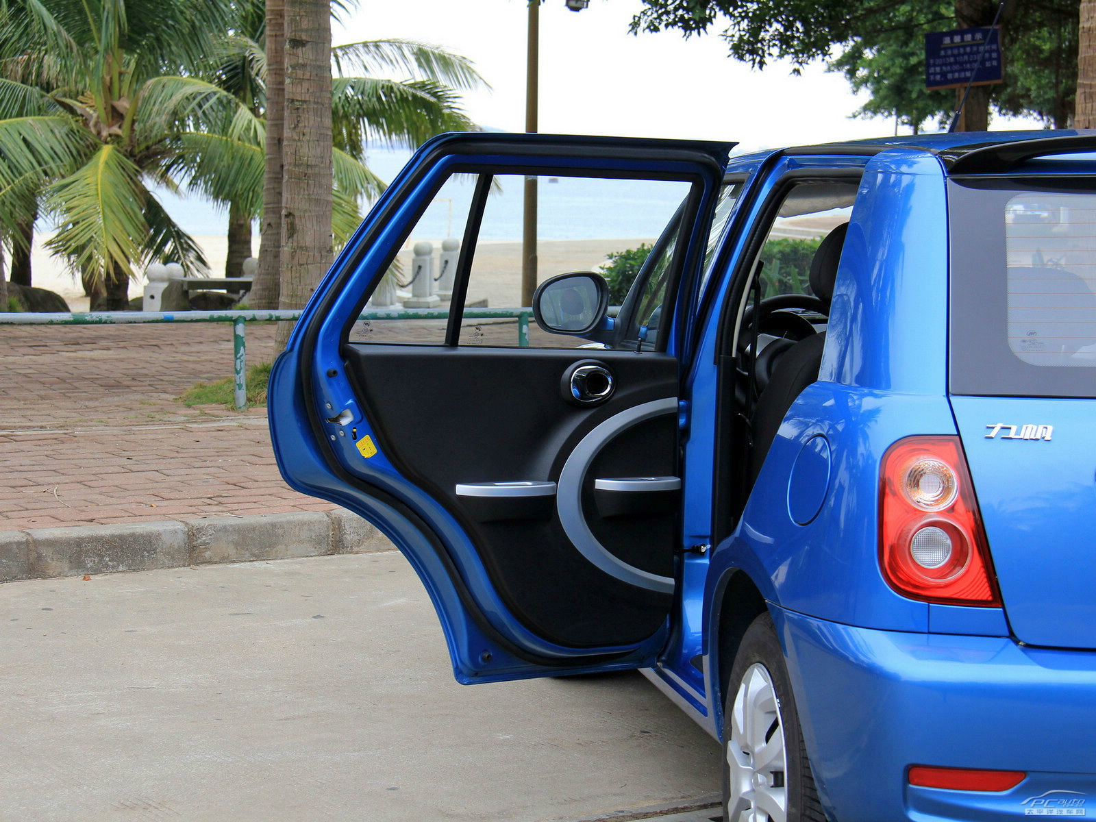 力帆330內(nèi)飾高清大圖