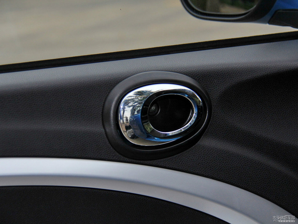 {(ln)ɫ330܇(ni)DƬ