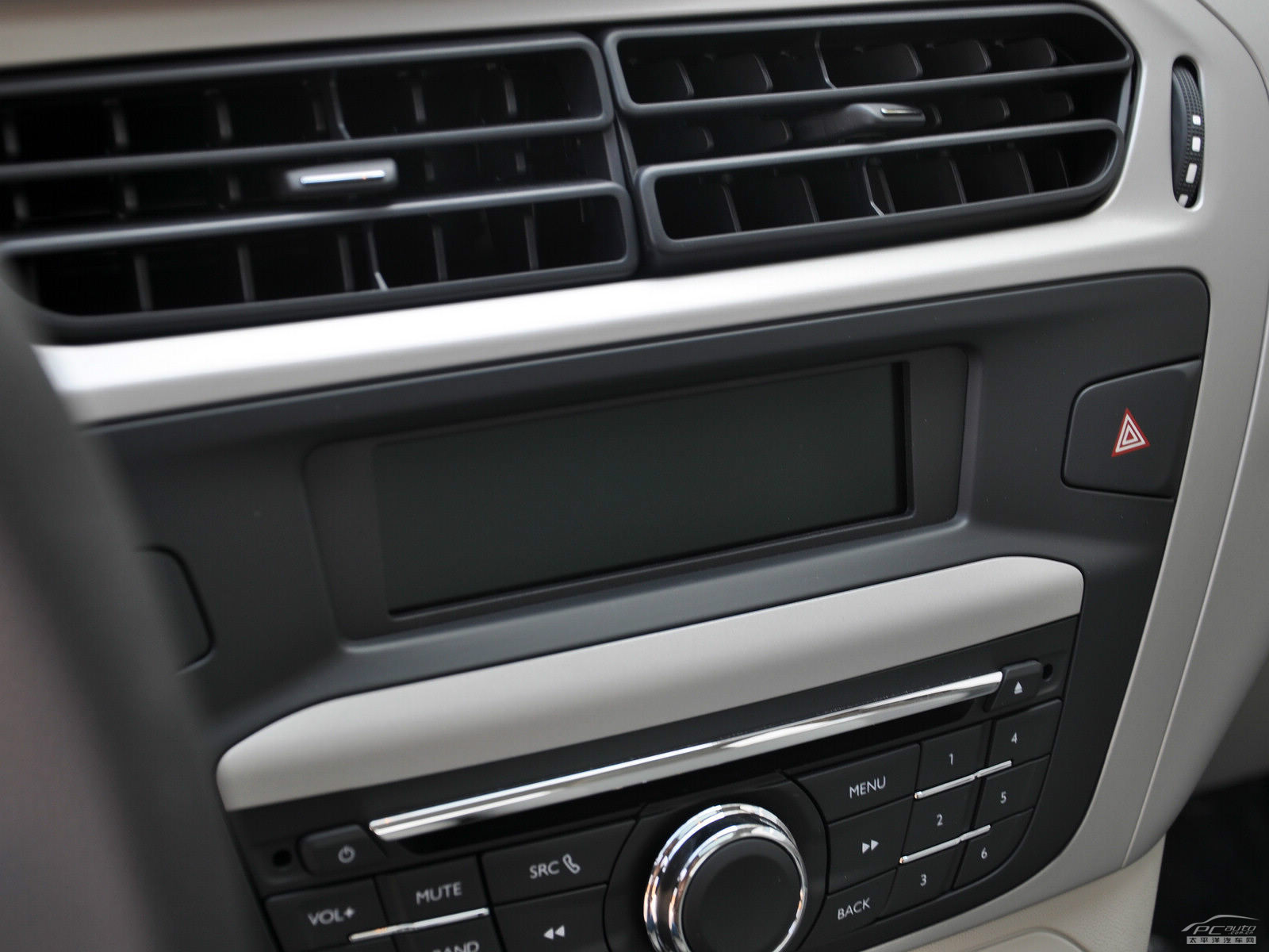 全新愛(ài)麗舍內(nèi)飾高清大圖