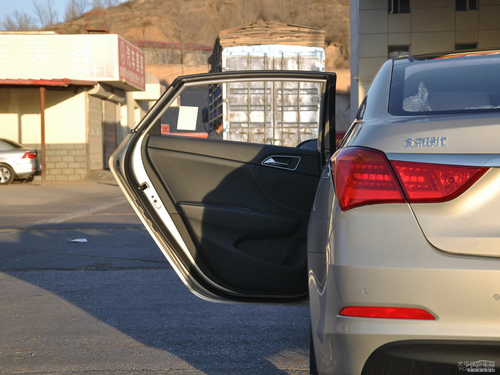 絲綢金名圖車廂內(nèi)飾圖片