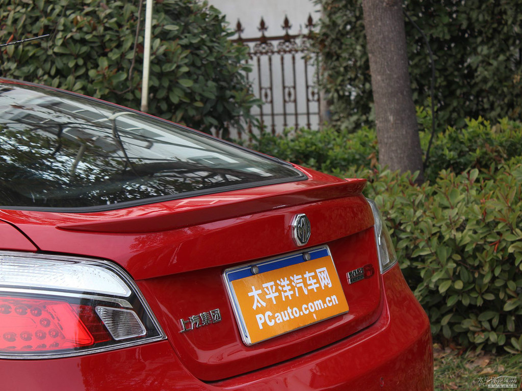 曼城紅MG6車尾外觀圖片