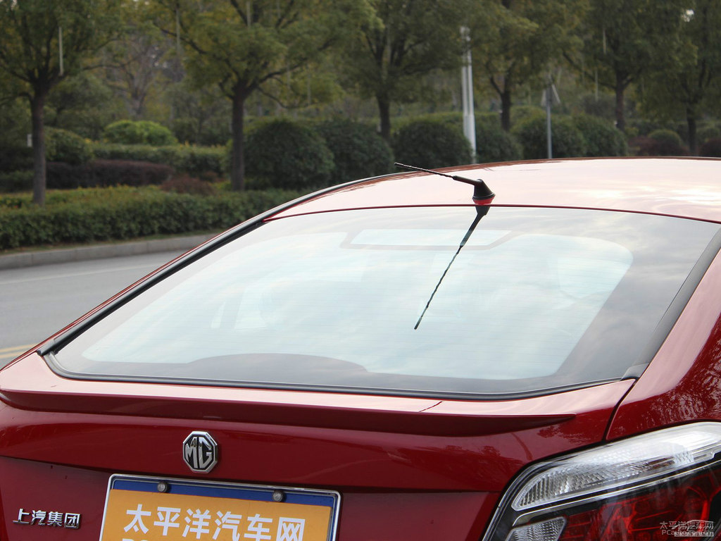 曼城紅MG6車尾外觀圖片