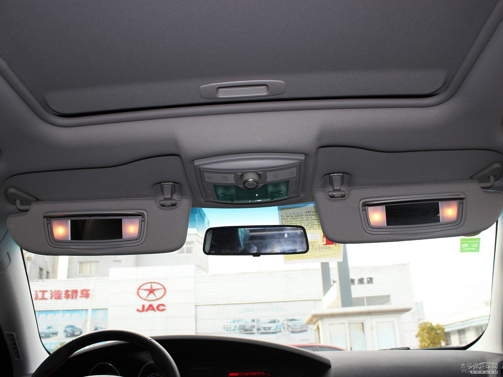 曼城紅MG6車廂內飾圖片