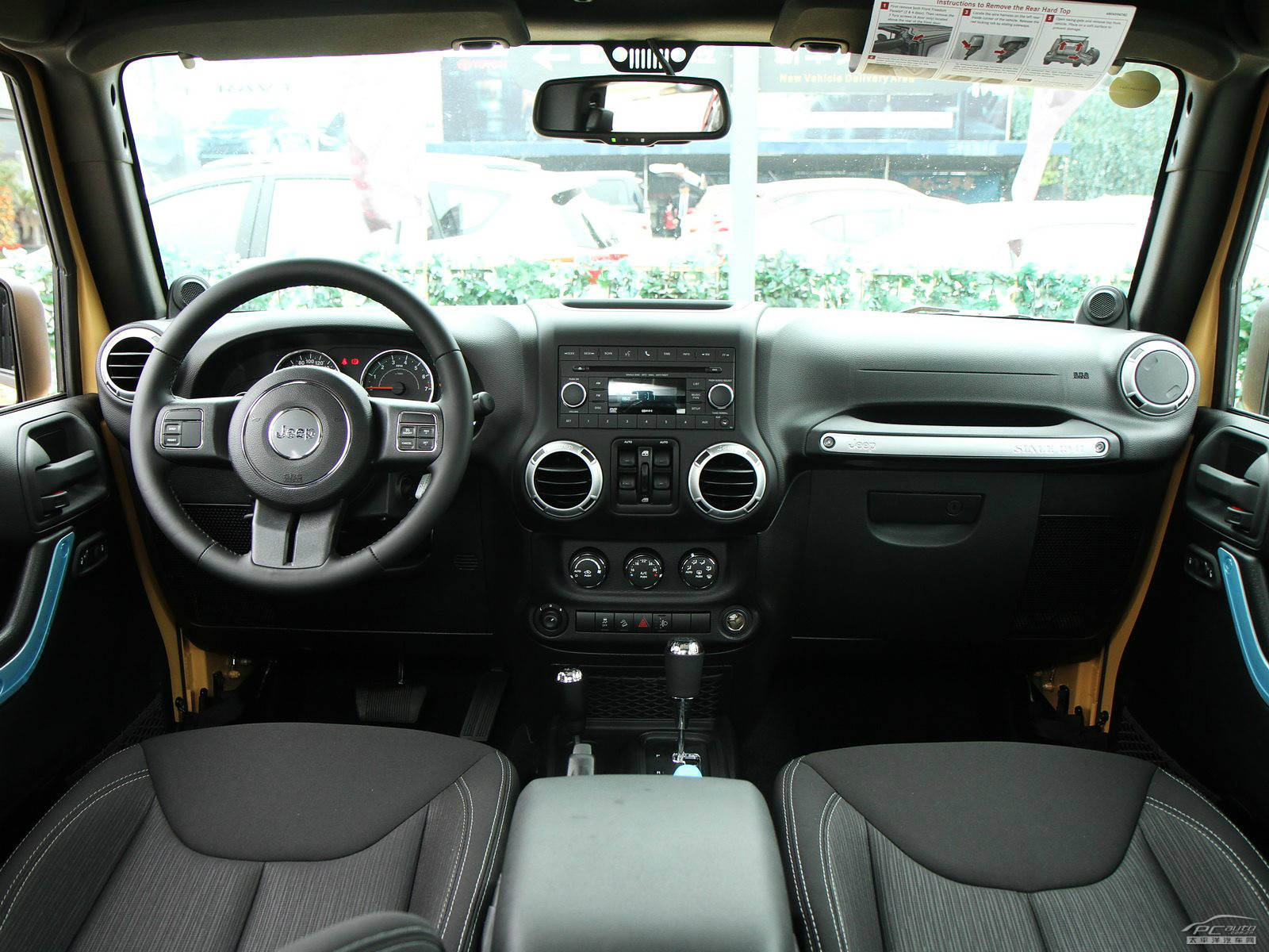 牧馬人內(nèi)飾高清大圖