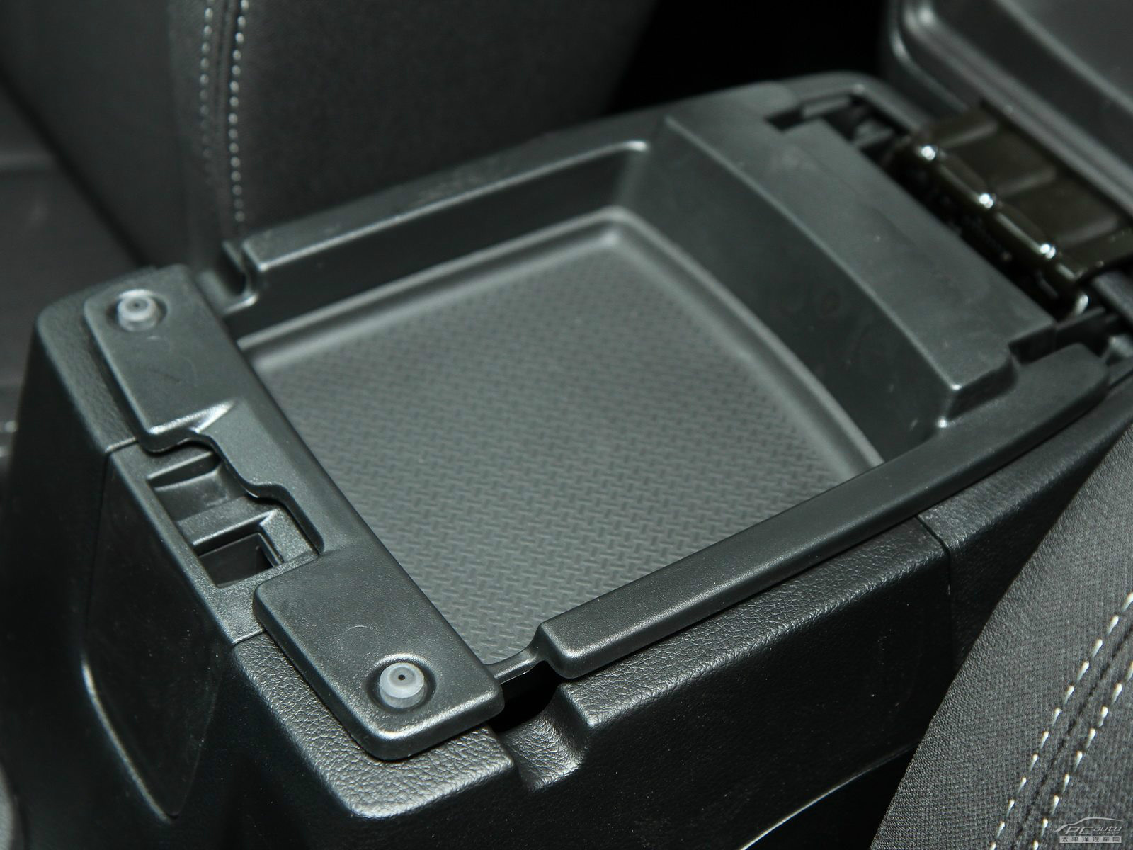 牧馬人空間高清大圖