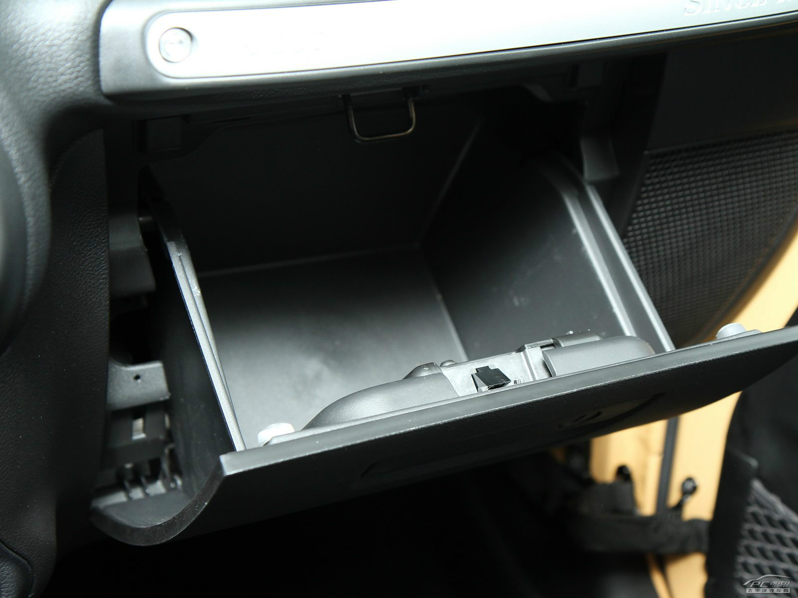 牧馬人空間高清大圖