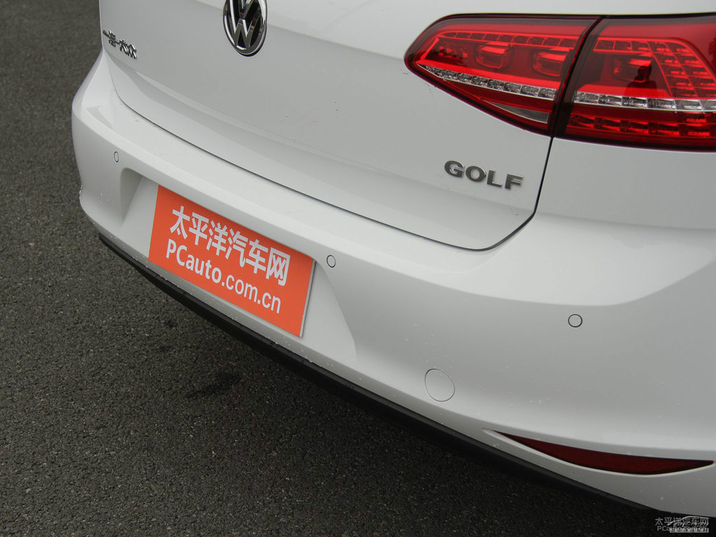 唐古拉白高爾夫車尾外觀圖片