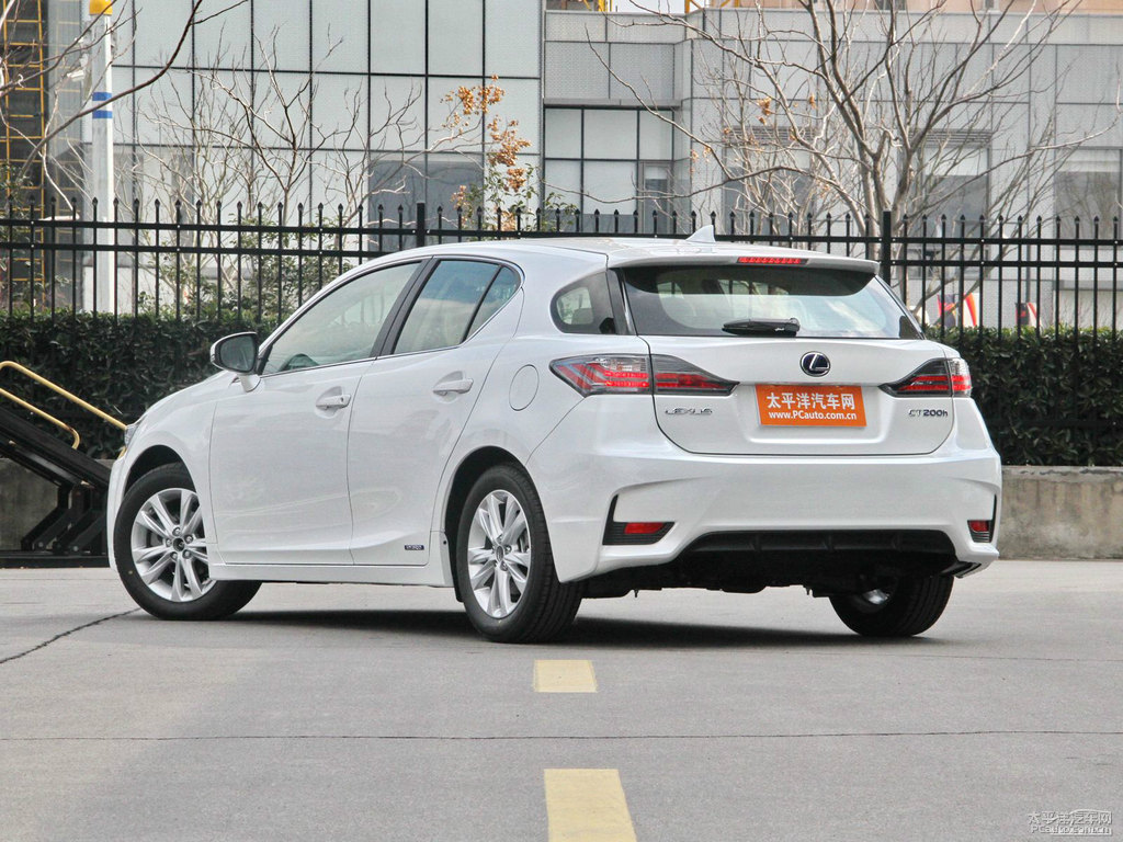 珍珠白雷克薩斯CT整車外觀外觀圖片