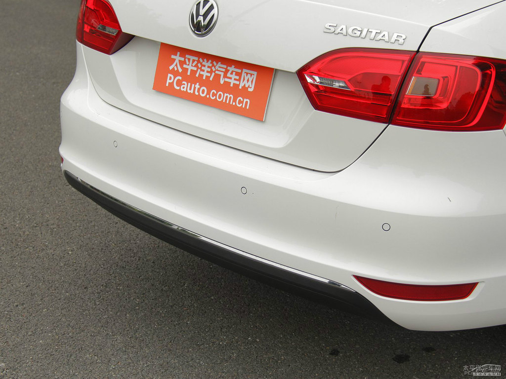 糖果白速騰車尾外觀圖片