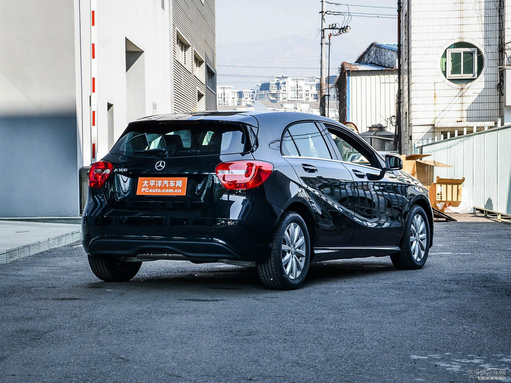 宇宙黑奔馳A級(進口)整車外觀外觀圖片