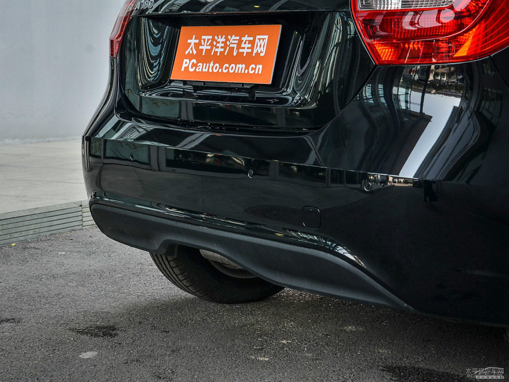 宇宙黑奔馳A級(jí)(進(jìn)口)車尾外觀圖片
