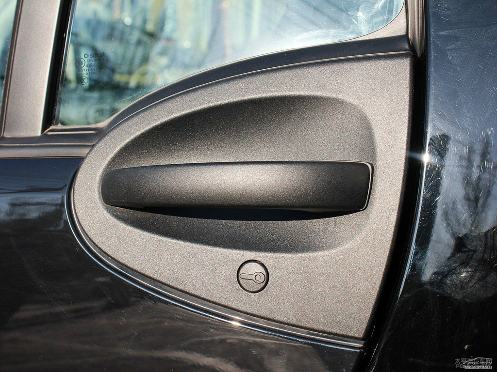 ɫsmart fortwo܇^DƬ