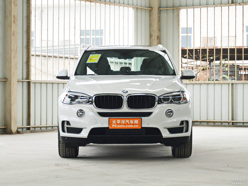 礦石白寶馬X5(進(jìn)口)整車(chē)外觀外觀圖片