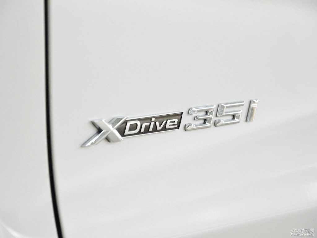 礦石白寶馬X5(進(jìn)口)車(chē)身外觀圖片