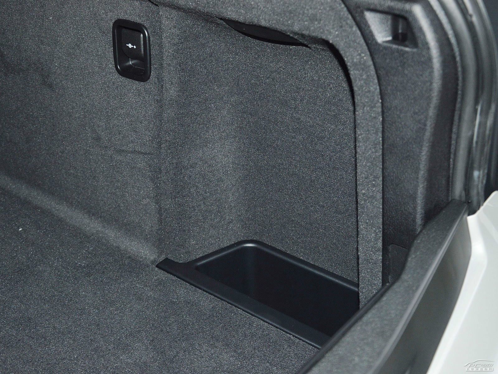 寶馬X5(進(jìn)口)空間高清大圖