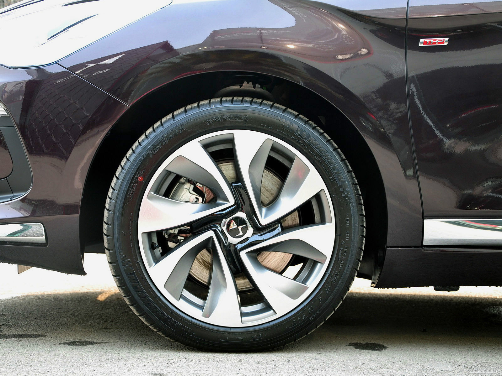 DS 5外觀高清大圖