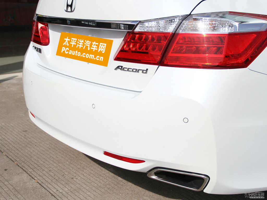 雅閣車尾外觀圖片