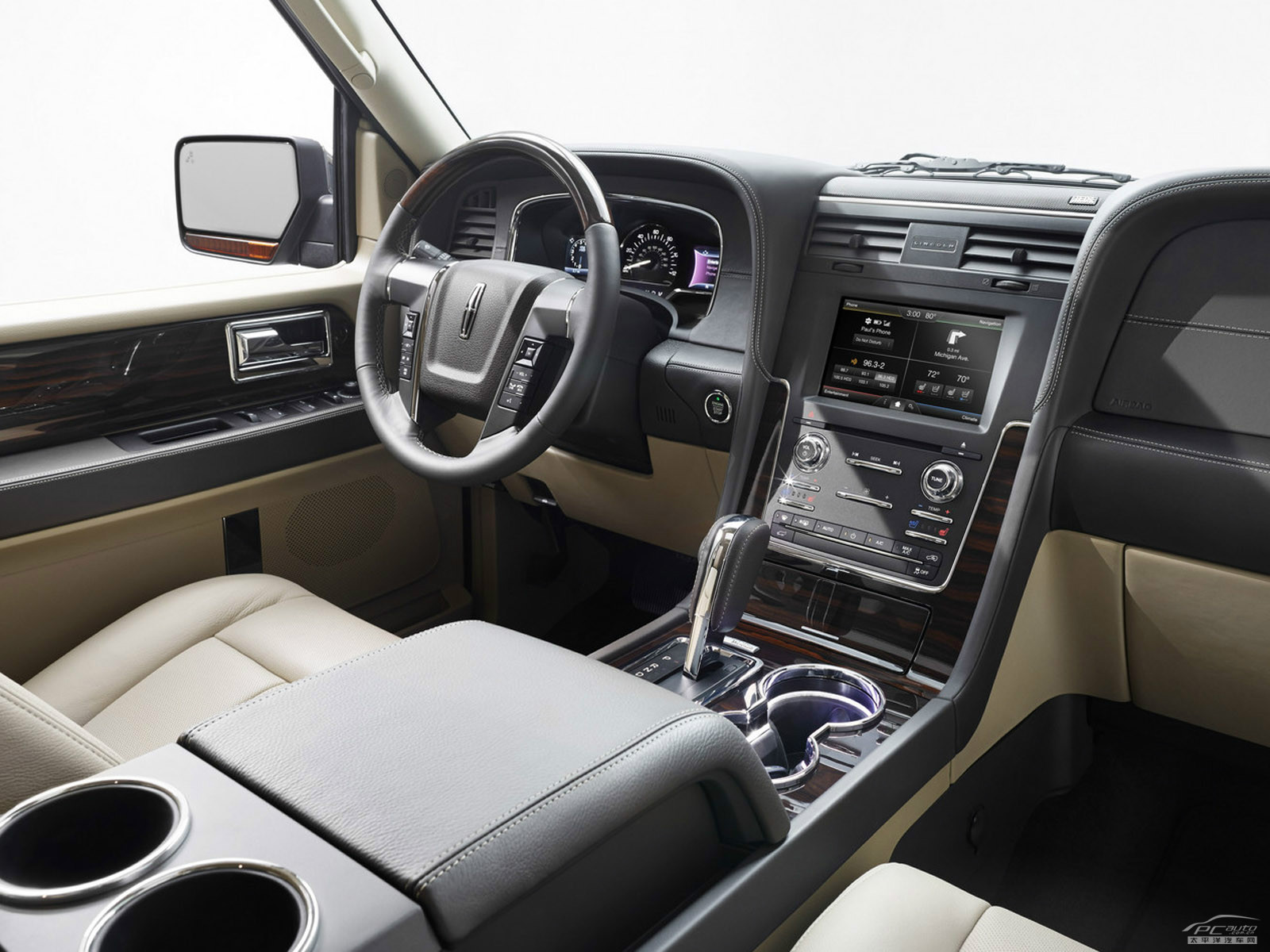 領(lǐng)航員內(nèi)飾高清大圖