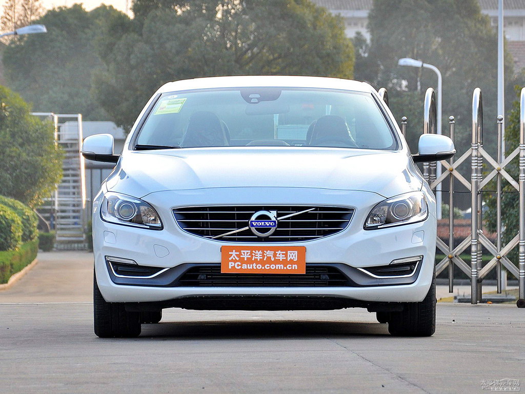 冰雪白沃爾沃S60整車外觀外觀圖片