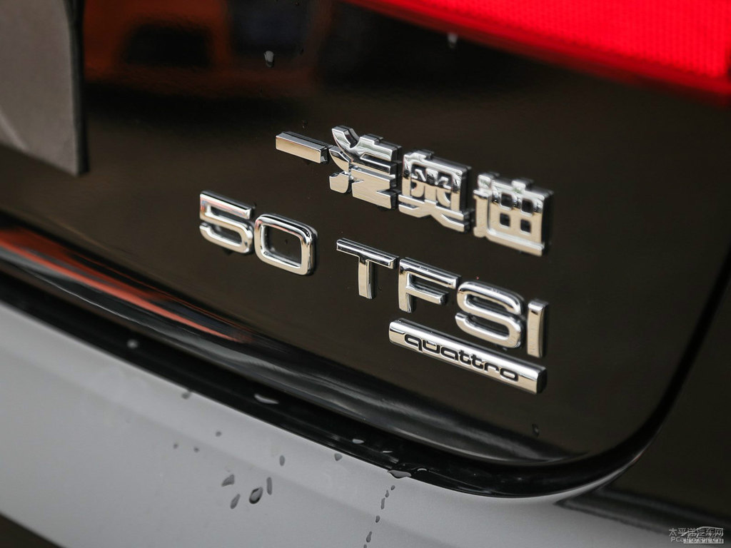 幻影黑奧迪A6L車尾外觀圖片