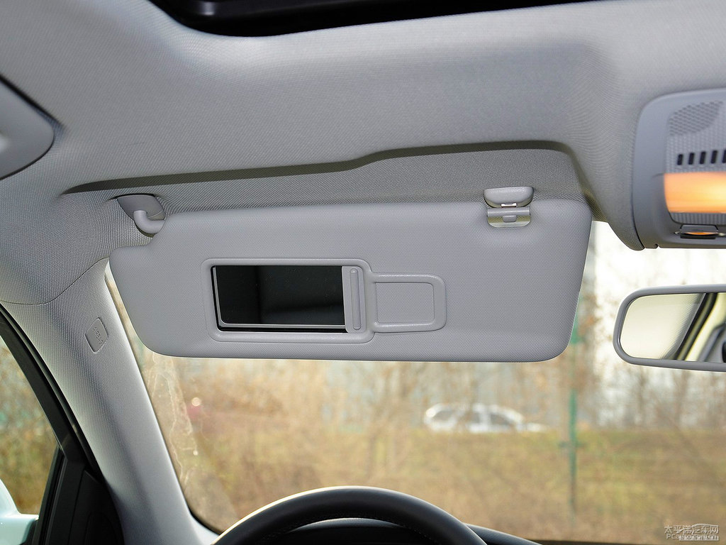 朱鷺白奧迪A4L車廂內飾圖片
