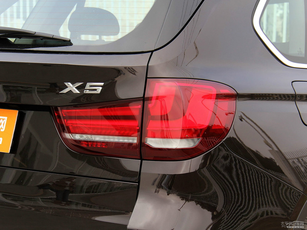 閃晶棕寶馬X5(進(jìn)口)車尾外觀圖片