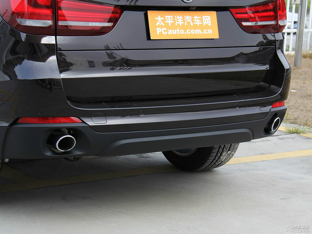 閃晶棕寶馬X5(進(jìn)口)車尾外觀圖片
