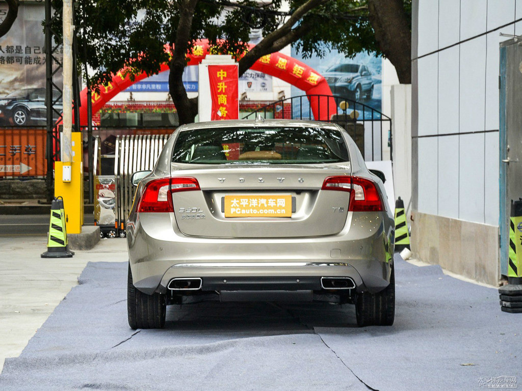 海貝灰沃爾沃S60整車外觀外觀圖片