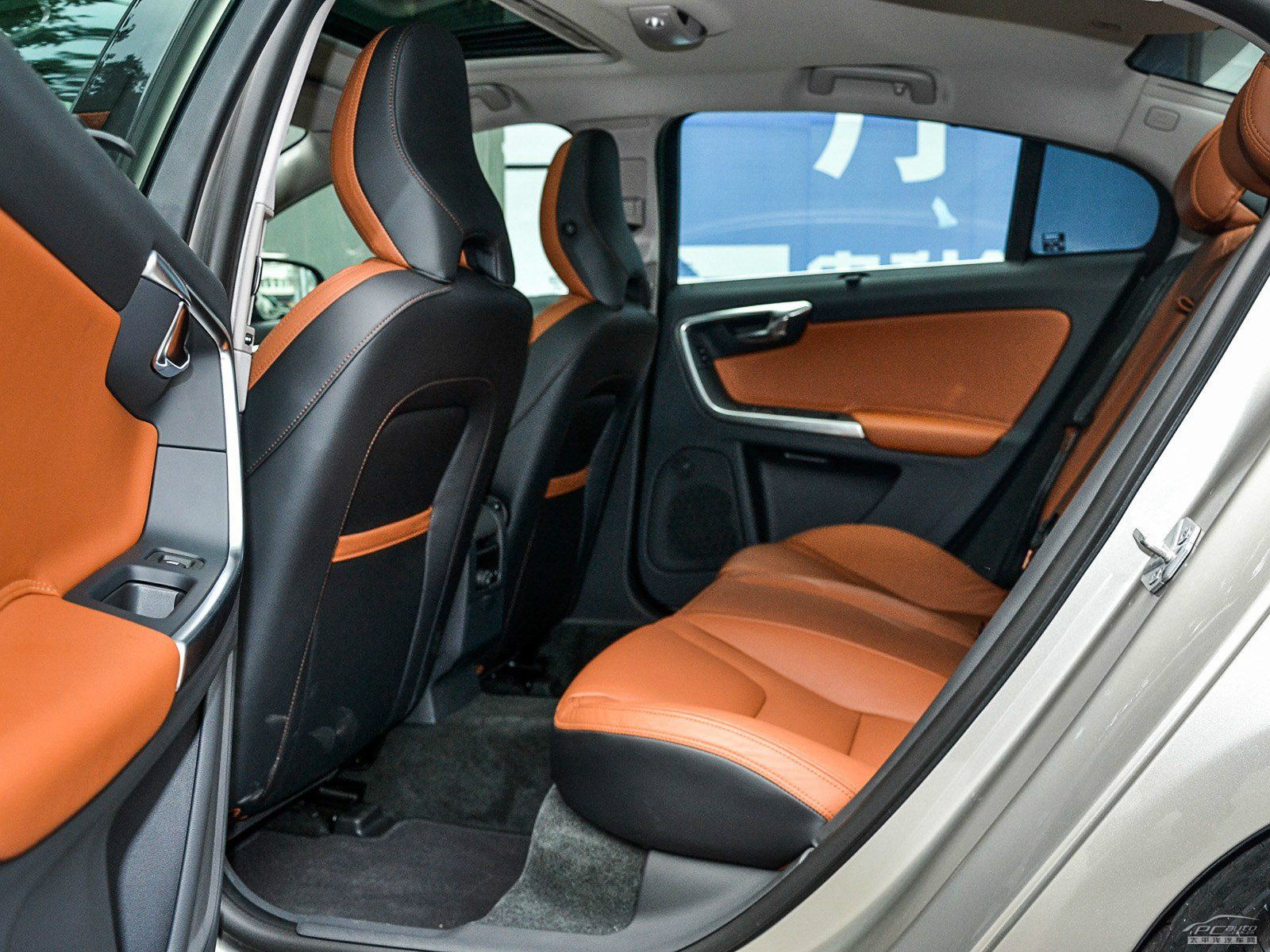 沃爾沃S60空間高清大圖