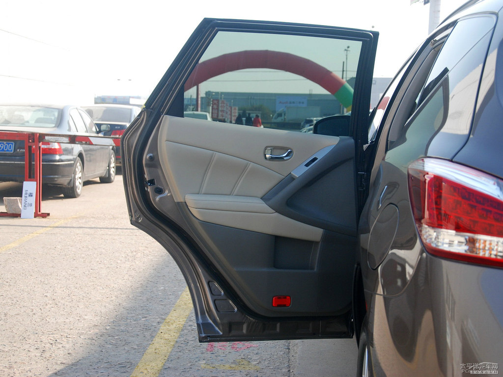 流砂金樓蘭車廂內(nèi)飾圖片