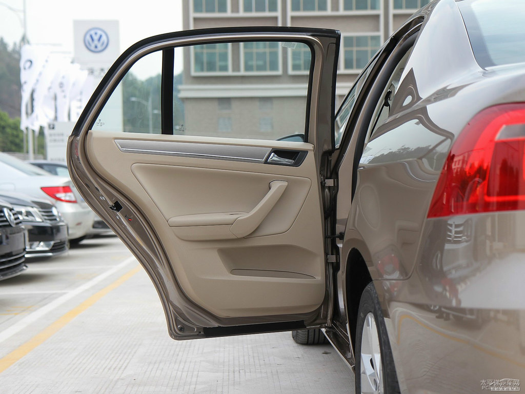羅馬金寶來(lái)車(chē)廂內(nèi)飾圖片