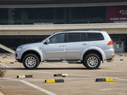 2013款 3.0L 自動(dòng)兩驅(qū)豪華型 2013款 3.0L 自動(dòng)兩驅(qū)豪華型